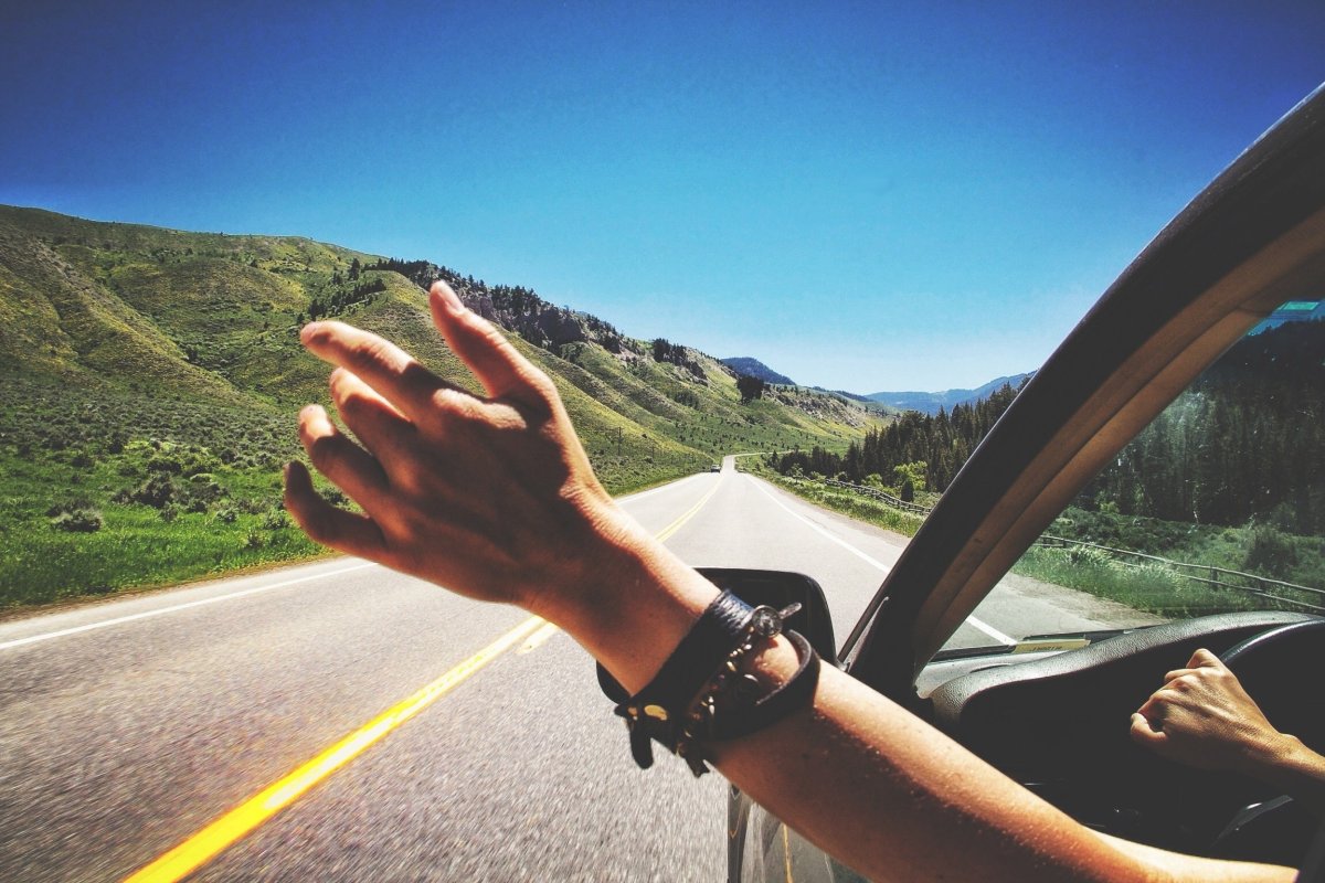 WHAT ARE THE DISADVANTAGES OF A ROAD TRIP?